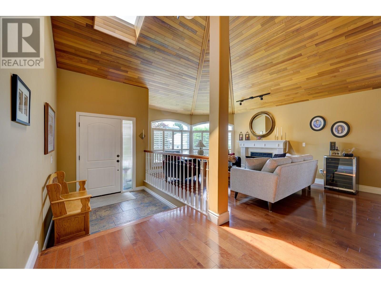 Property at 1530 HARTFORD Avenue image 3