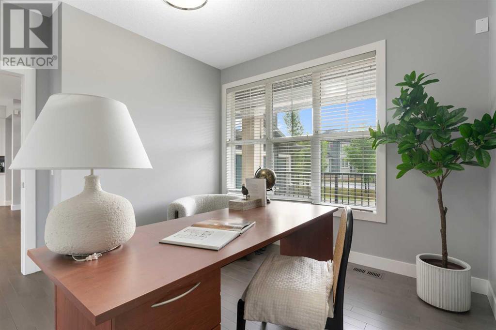 Property at 162 Canoe Crescent SW image 5