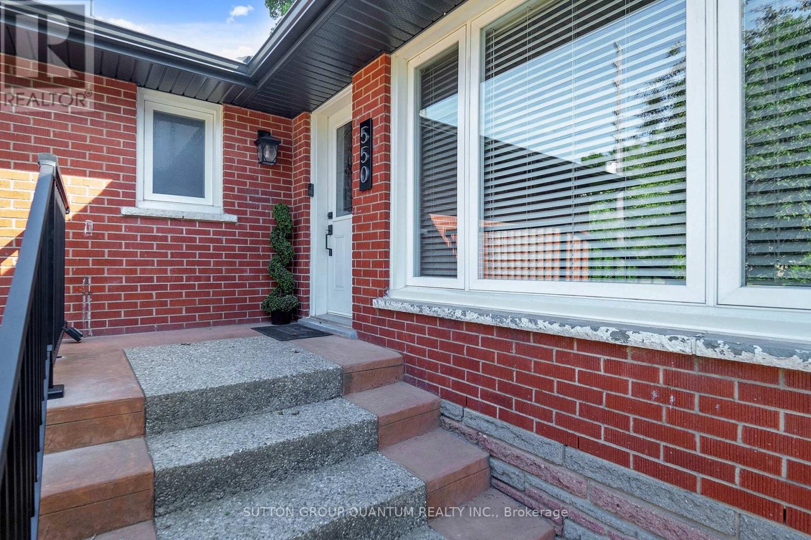 Property at 550 THIRD LINE image 2