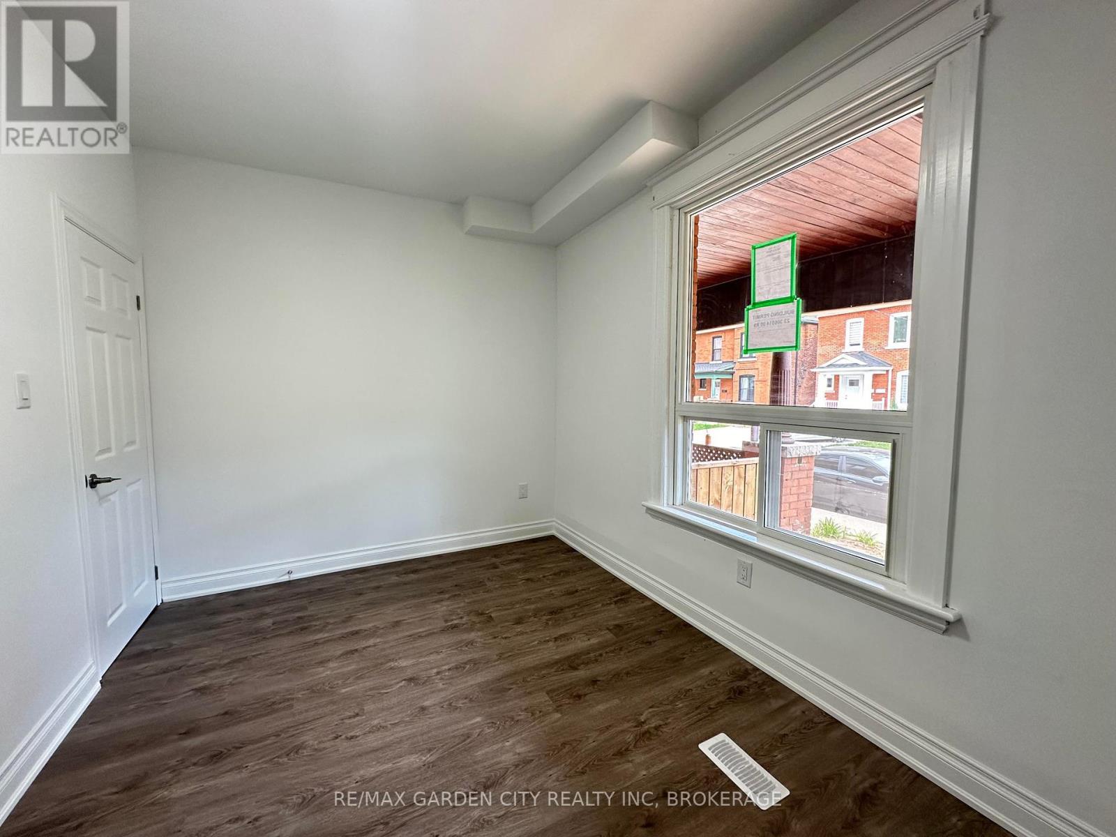 1 - 110 Myrtle Avenue, Hamilton, Ontario  L8M 2G2 - Photo 12 - X12245687