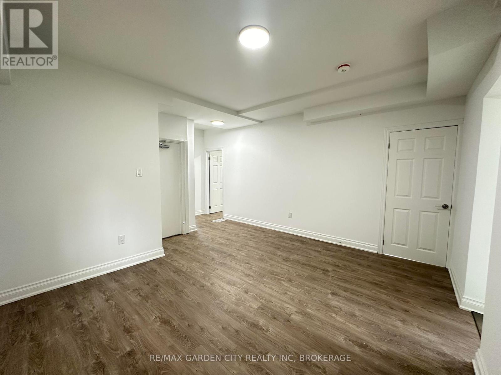 1 - 110 Myrtle Avenue, Hamilton, Ontario  L8M 2G2 - Photo 3 - X12245687