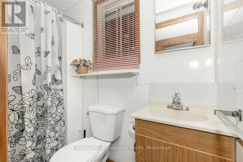 1981 Tiny Beaches Road S, Tiny, Ontario  L9M 1R3 - Photo 21 - S12245692