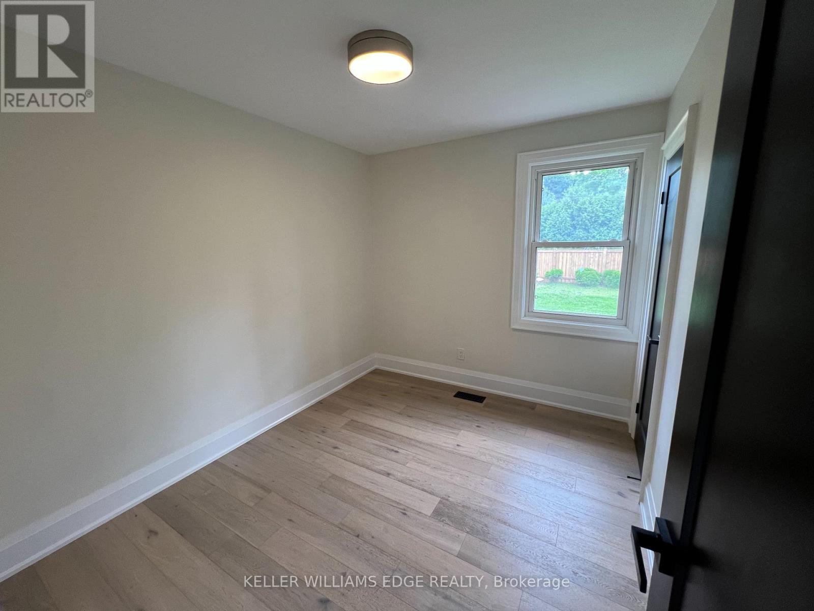 142 South Bend Road E, Hamilton (Balfour), Ontario  L9A 2B6 - Photo 19 - X12245637