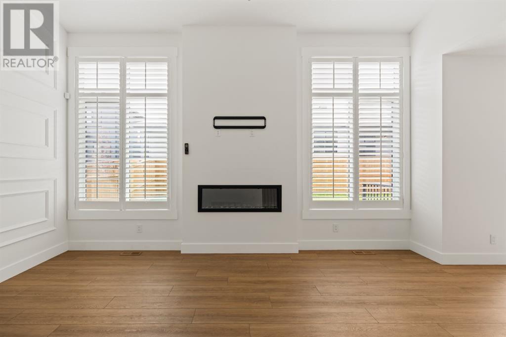 Property at 445 Shawnee Boulevard SW image 3