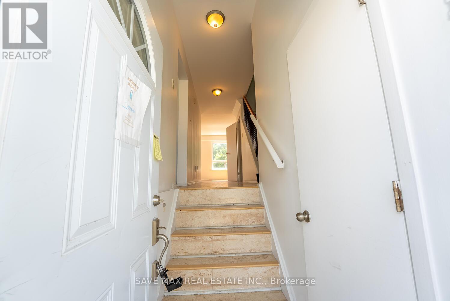 Property at 62 MOREGATE CRESCENT image 5