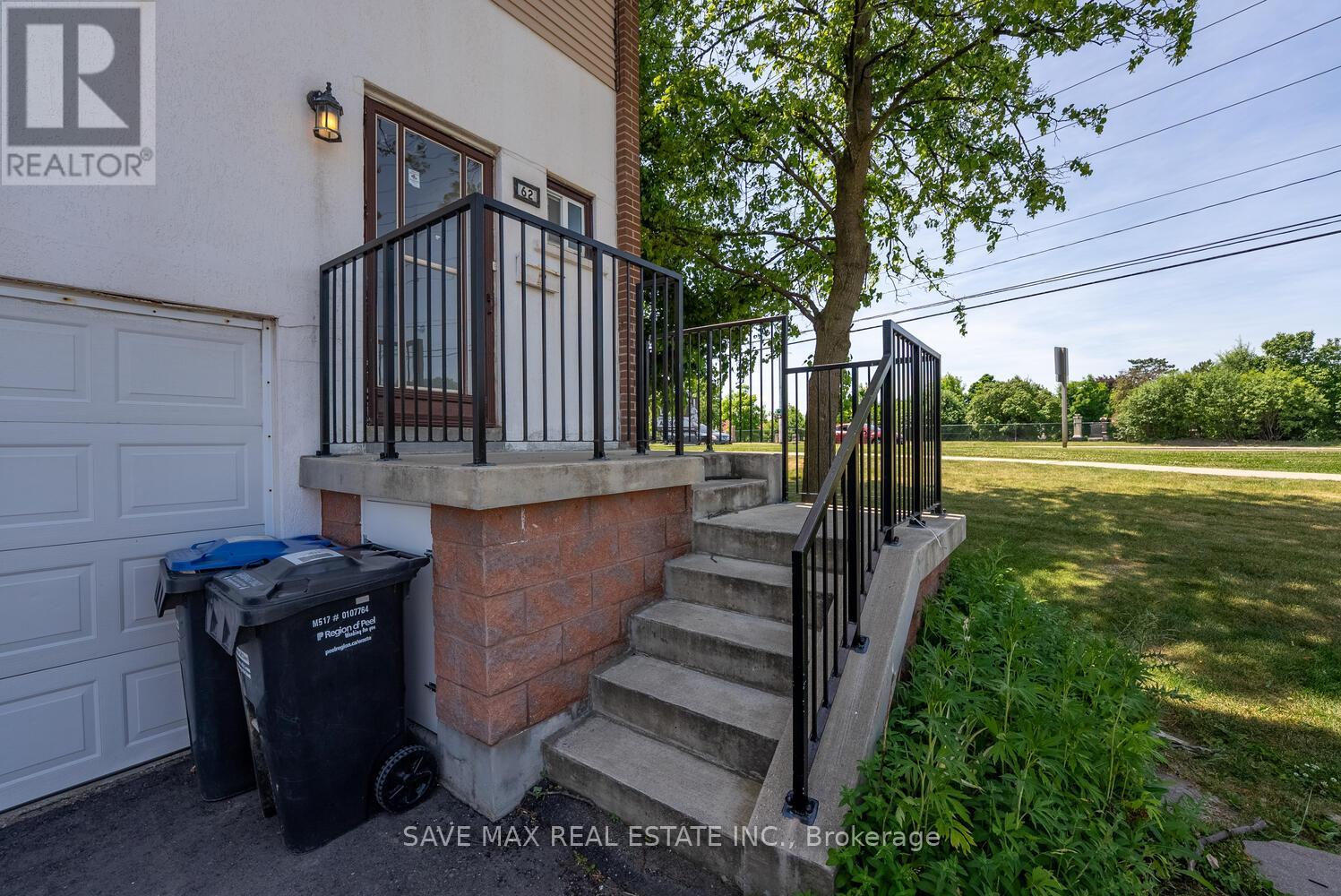 Property at 62 MOREGATE CRESCENT image 4