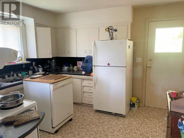 6143 Lois Street, Powell River, British Columbia  V8A 4T9 - Photo 2 - 19095