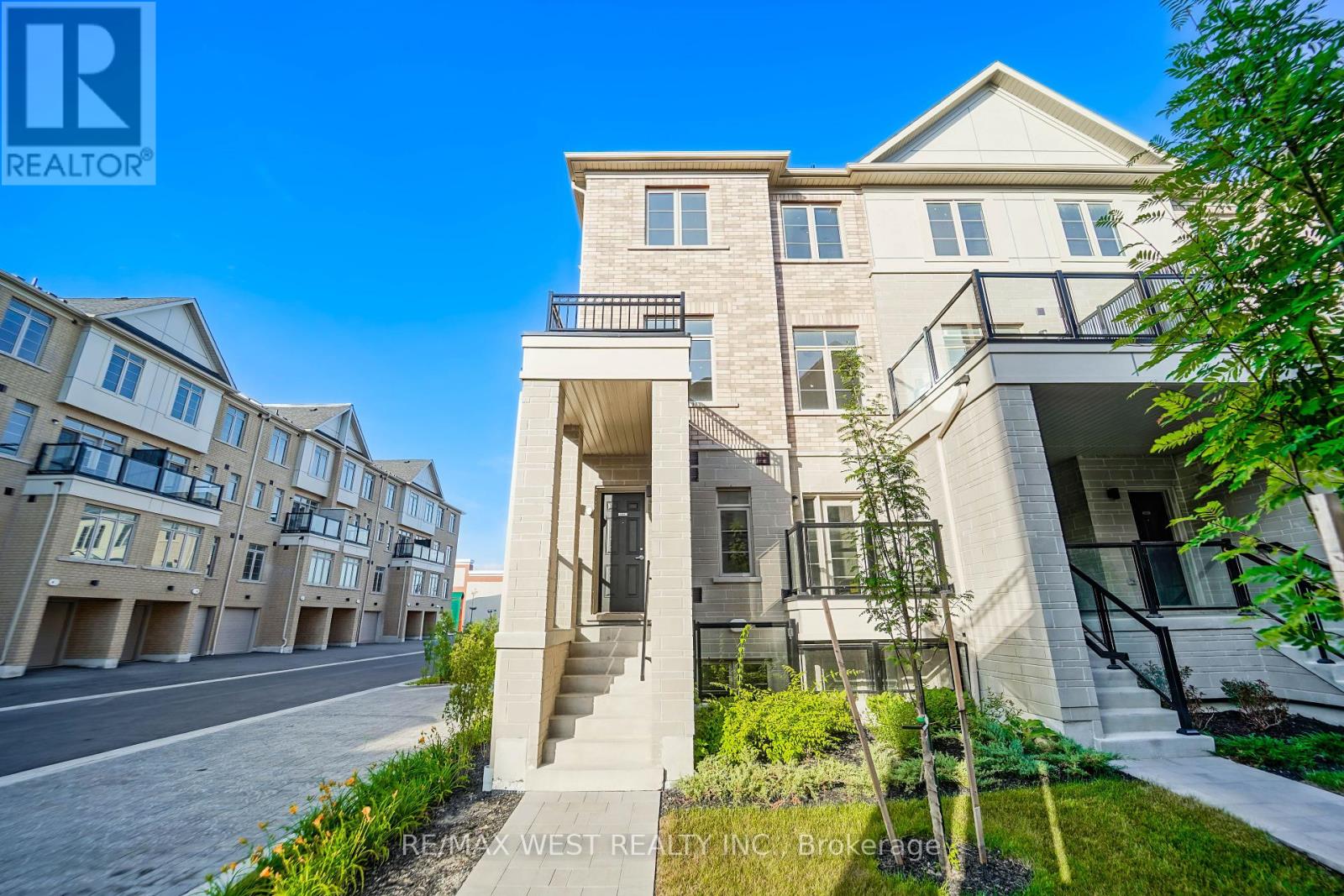 Property at 1001 - 1655 PALMERS SAWMILL ROAD image 1