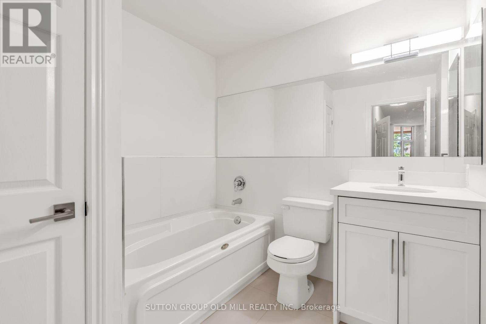 206 - 10 Old Mill Trail, Toronto, Ontario  M8X 2Y9 - Photo 20 - W12245703