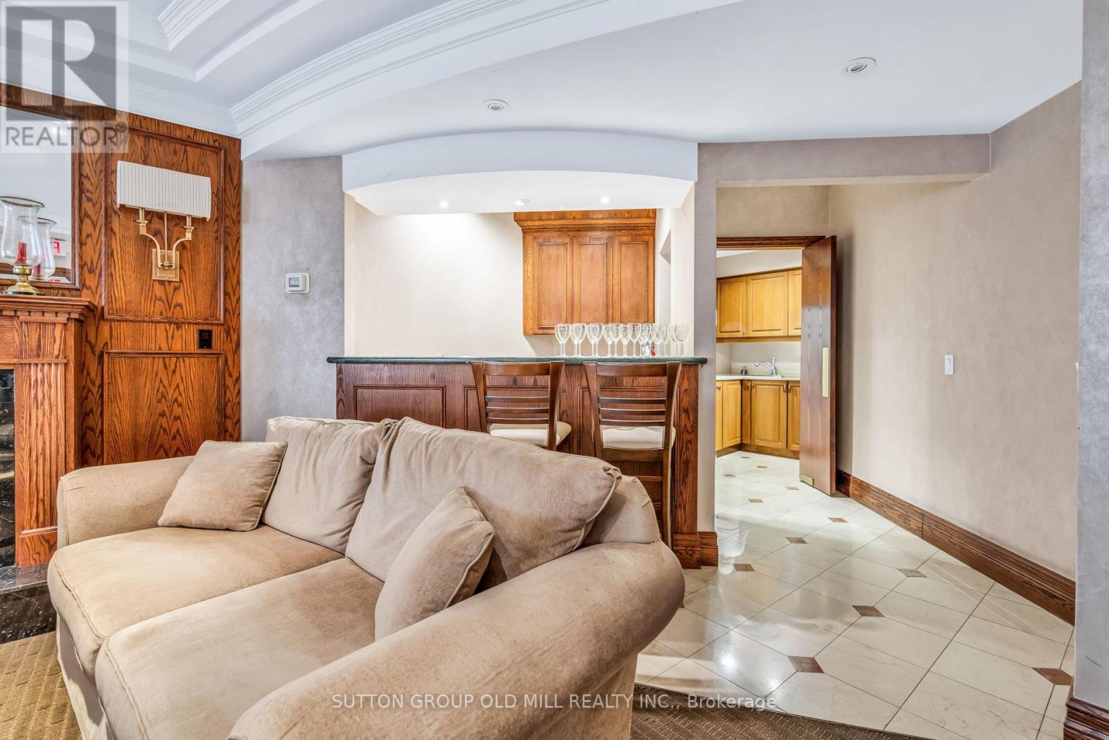 206 - 10 Old Mill Trail, Toronto (Kingsway South), Ontario  M8X 2Y9 - Photo 31 - W12245703