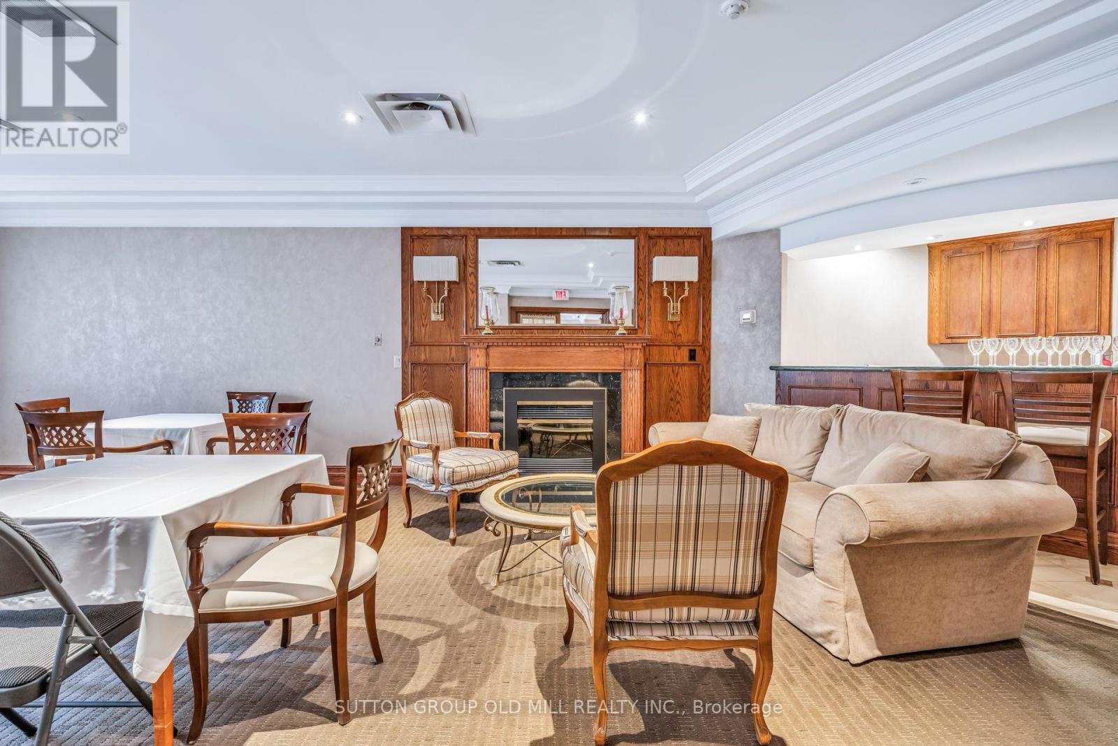 206 - 10 Old Mill Trail, Toronto, Ontario  M8X 2Y9 - Photo 33 - W12245703