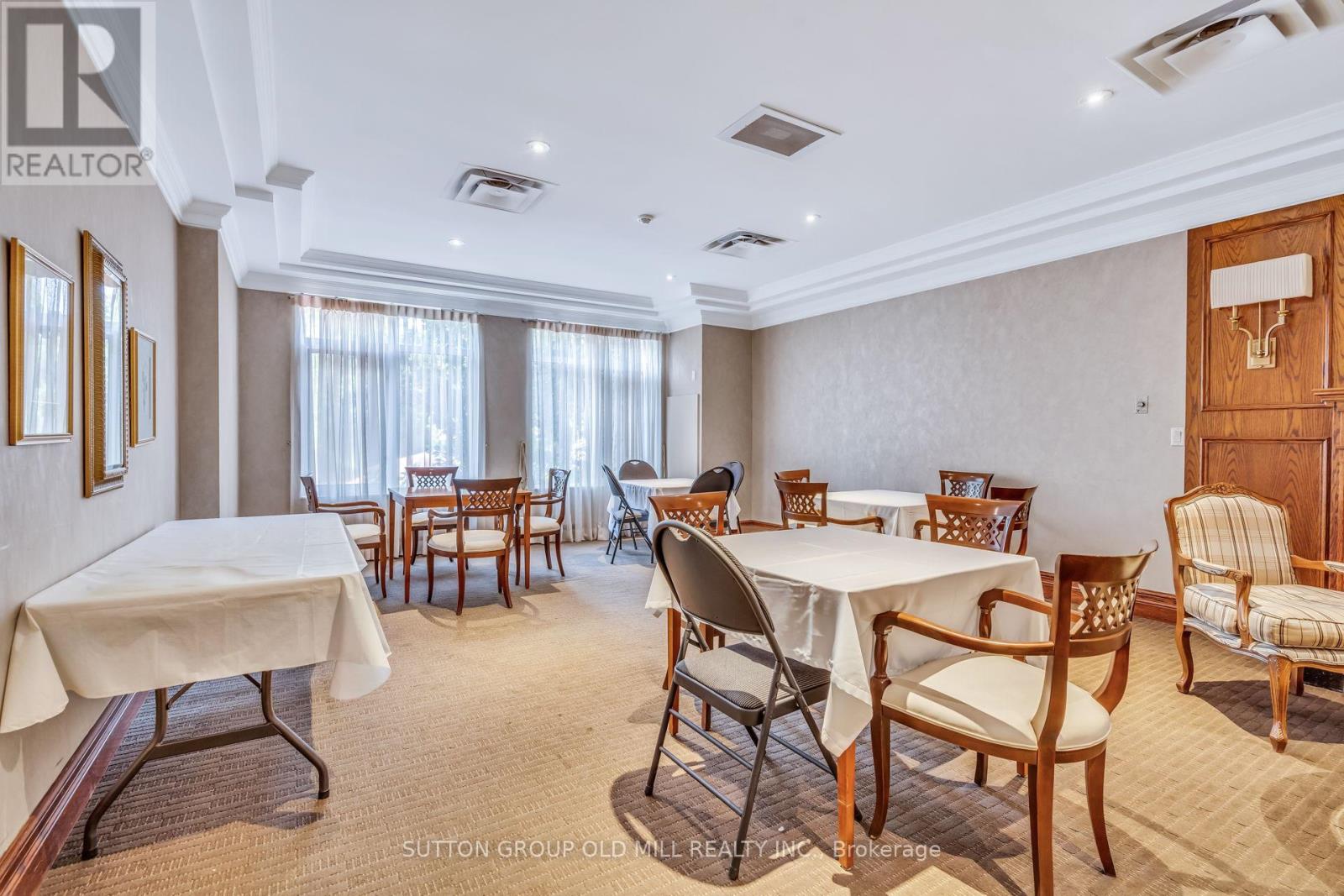 206 - 10 Old Mill Trail, Toronto, Ontario  M8X 2Y9 - Photo 34 - W12245703