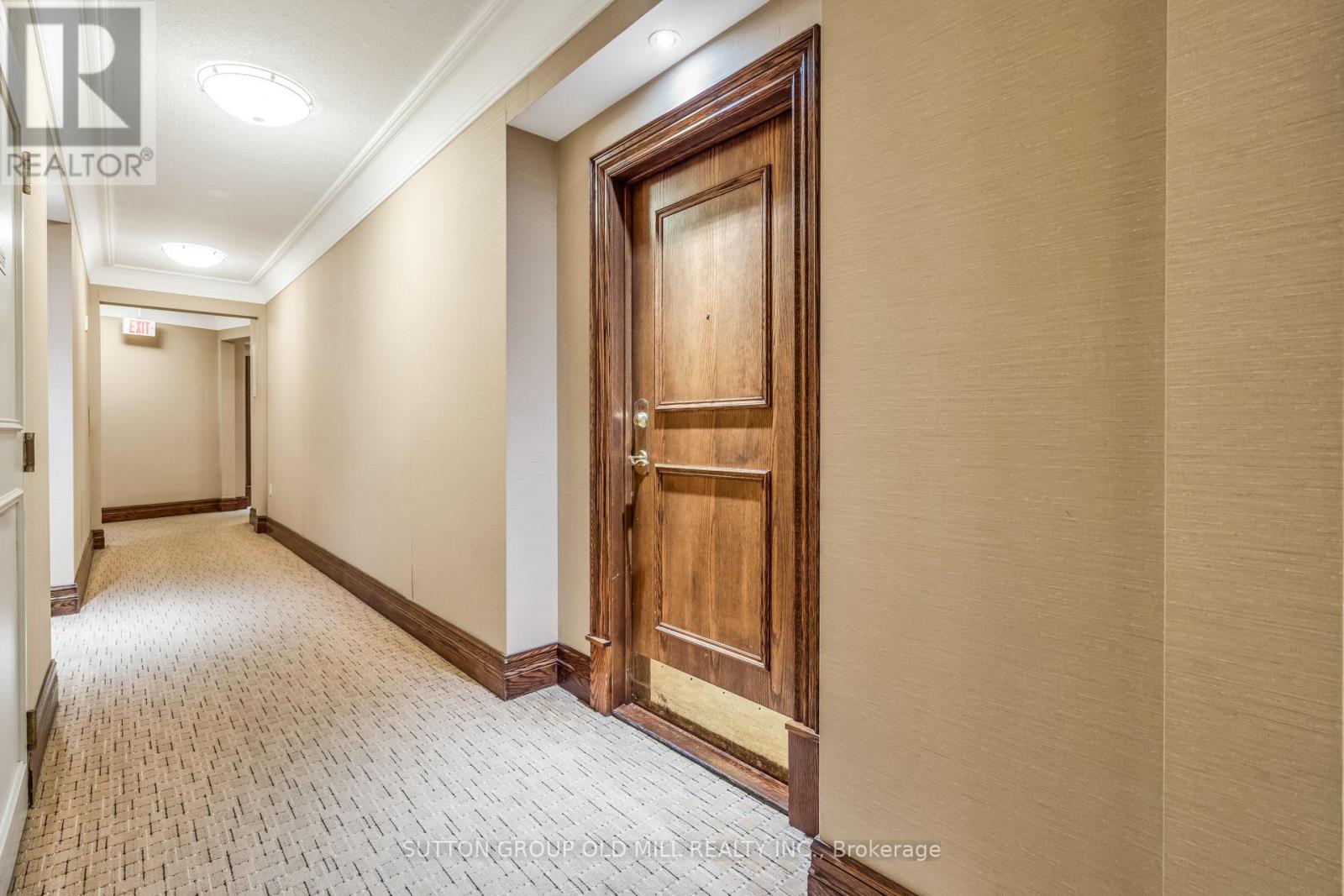 206 - 10 Old Mill Trail, Toronto (Kingsway South), Ontario  M8X 2Y9 - Photo 5 - W12245703