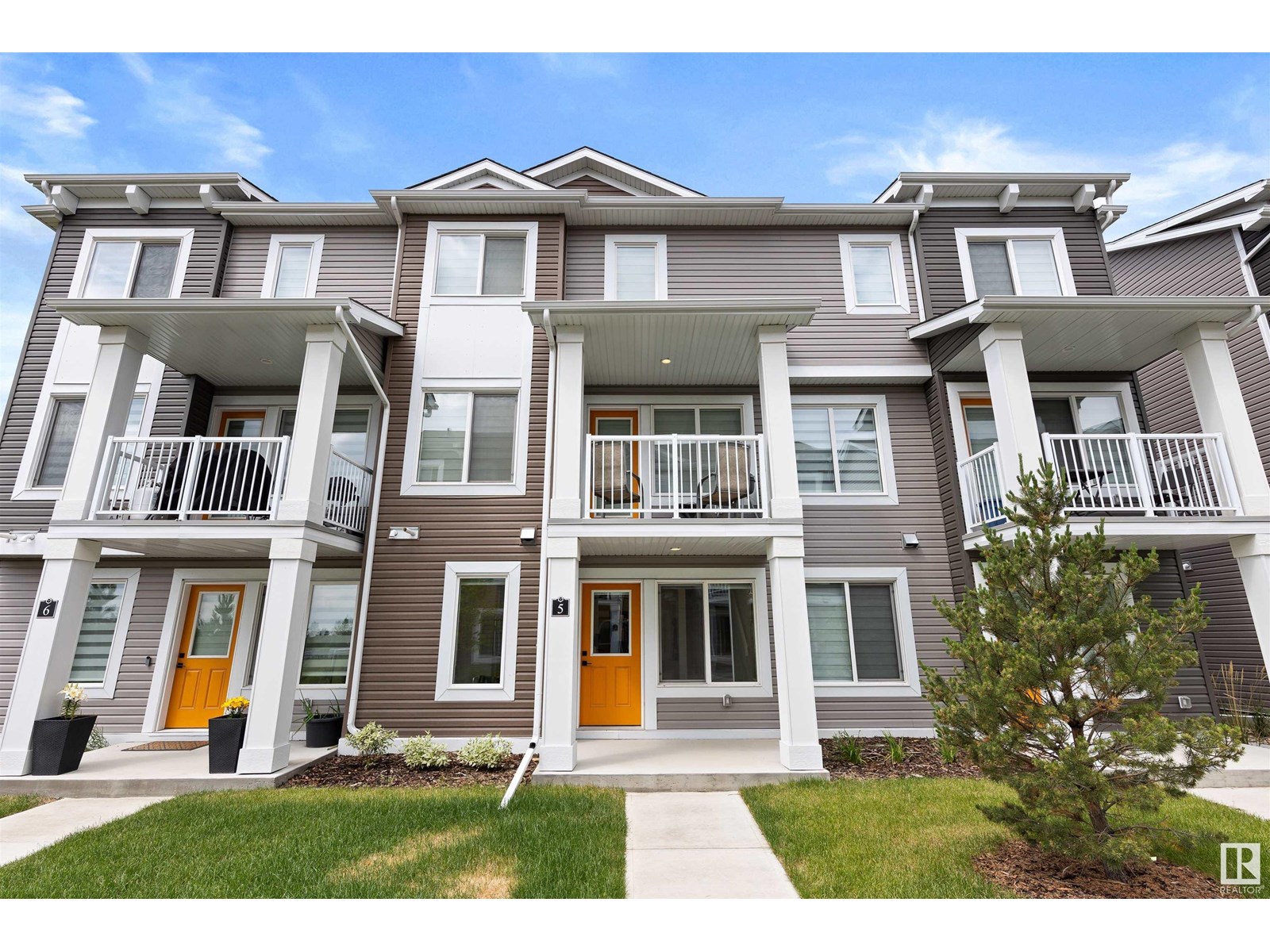 Property at #5 4137 76 ST NW image 1