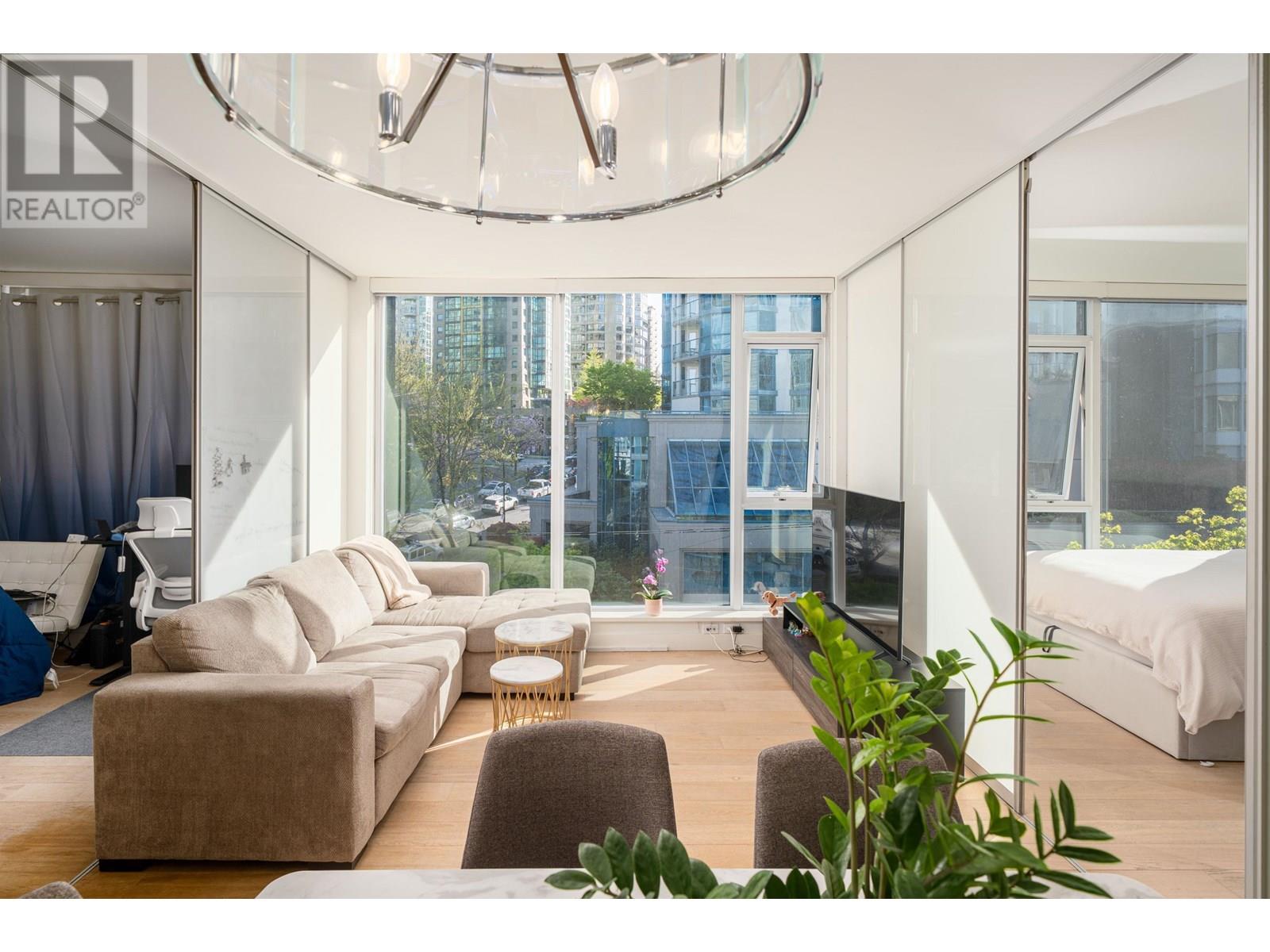 403 1409 W PENDER STREET, vancouver, British Columbia V6G2S3