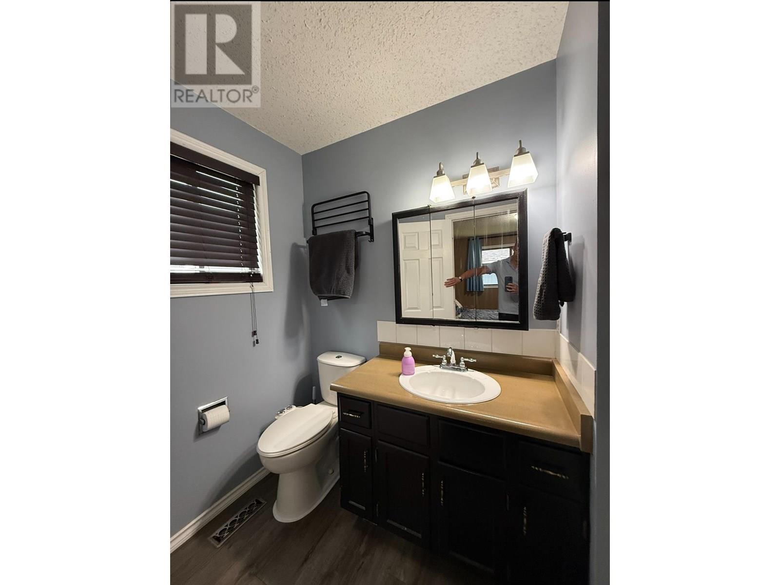 1227 Pinyon Road, Sparwood, British Columbia  V0B 2G2 - Photo 10 - 10353471
