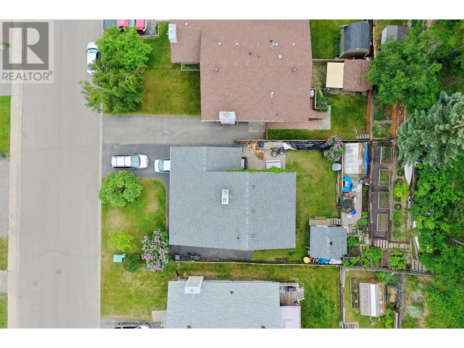 1227 Pinyon Road, Sparwood, British Columbia  V0B 2G2 - Photo 3 - 10353471