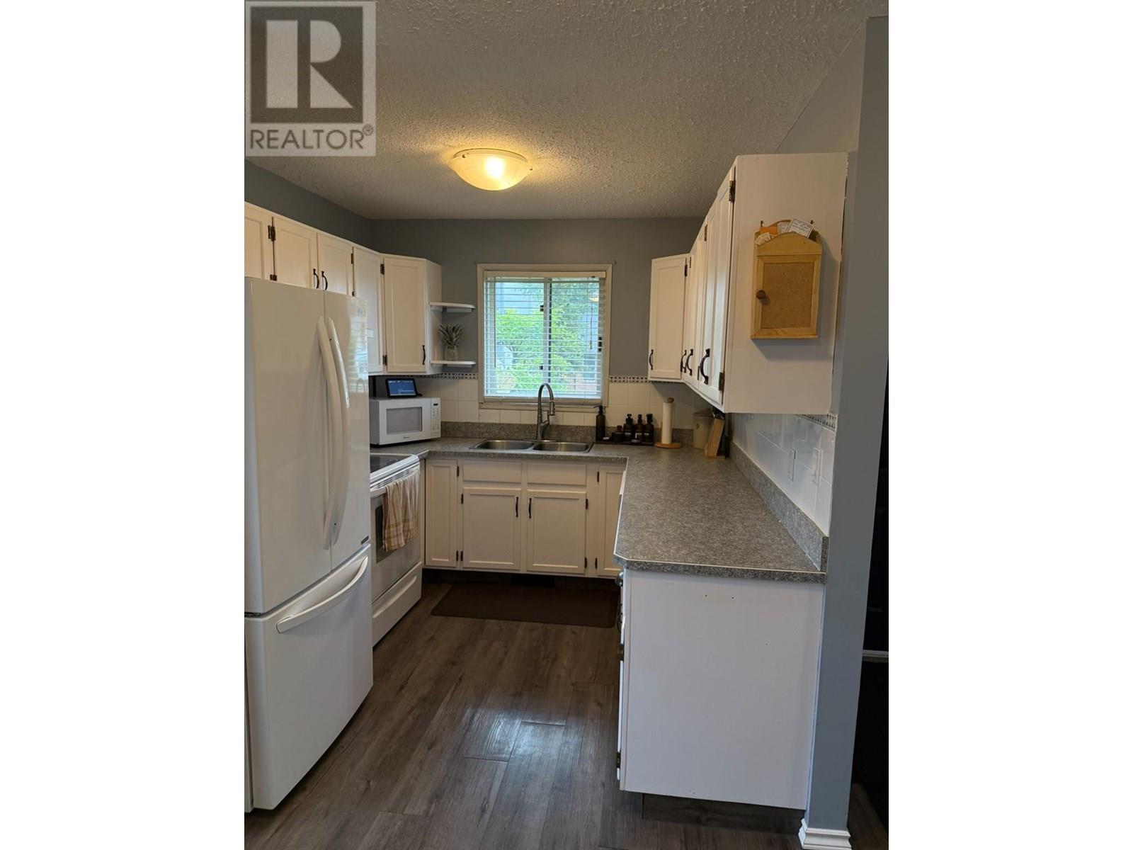 1227 Pinyon Road, Sparwood, British Columbia  V0B 2G2 - Photo 7 - 10353471