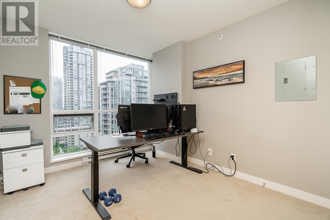 2605 2978 Glen Drive, Coquitlam, British Columbia  V3B 0C3 - Photo 15 - R3020093
