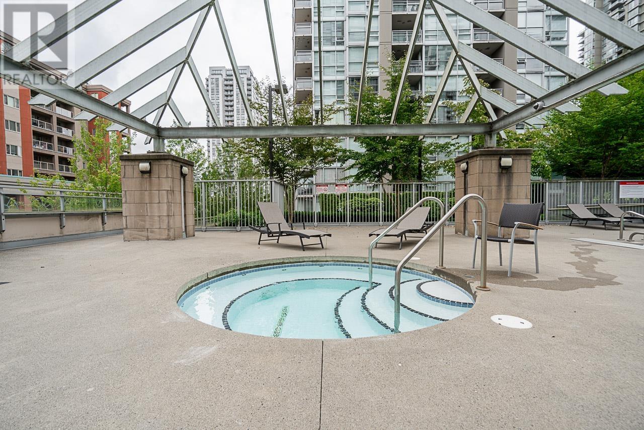 2605 2978 Glen Drive, Coquitlam, British Columbia  V3B 0C3 - Photo 26 - R3020093