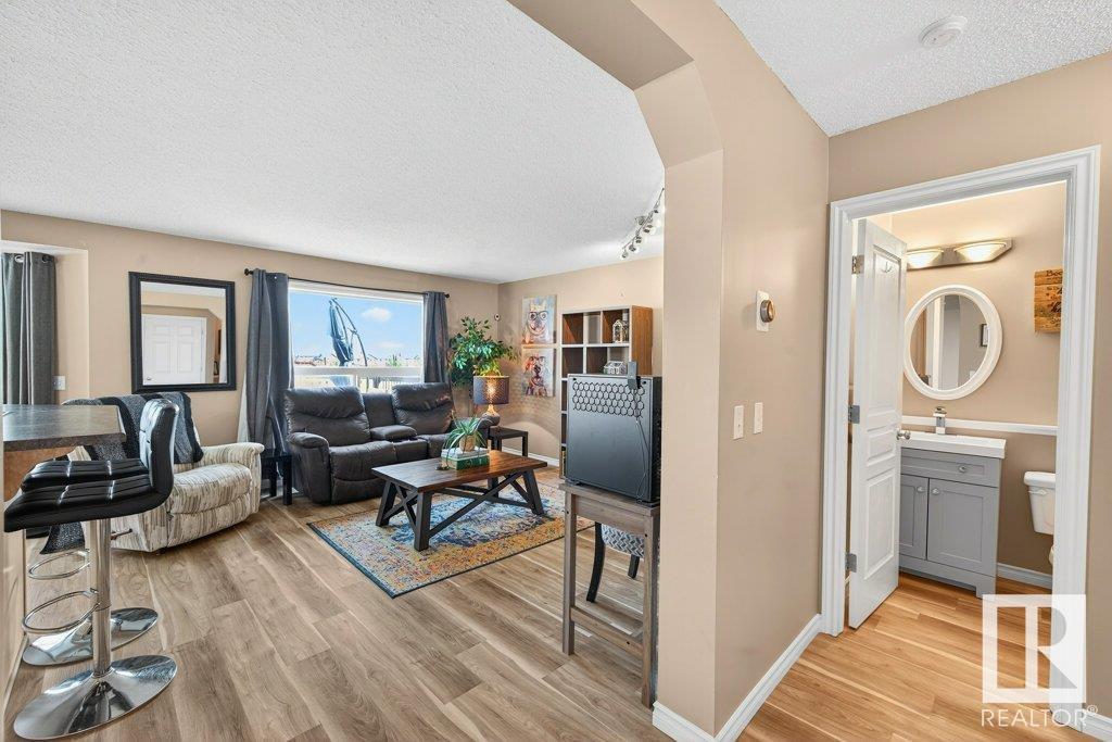 Property at 92 Greystone CR image 3