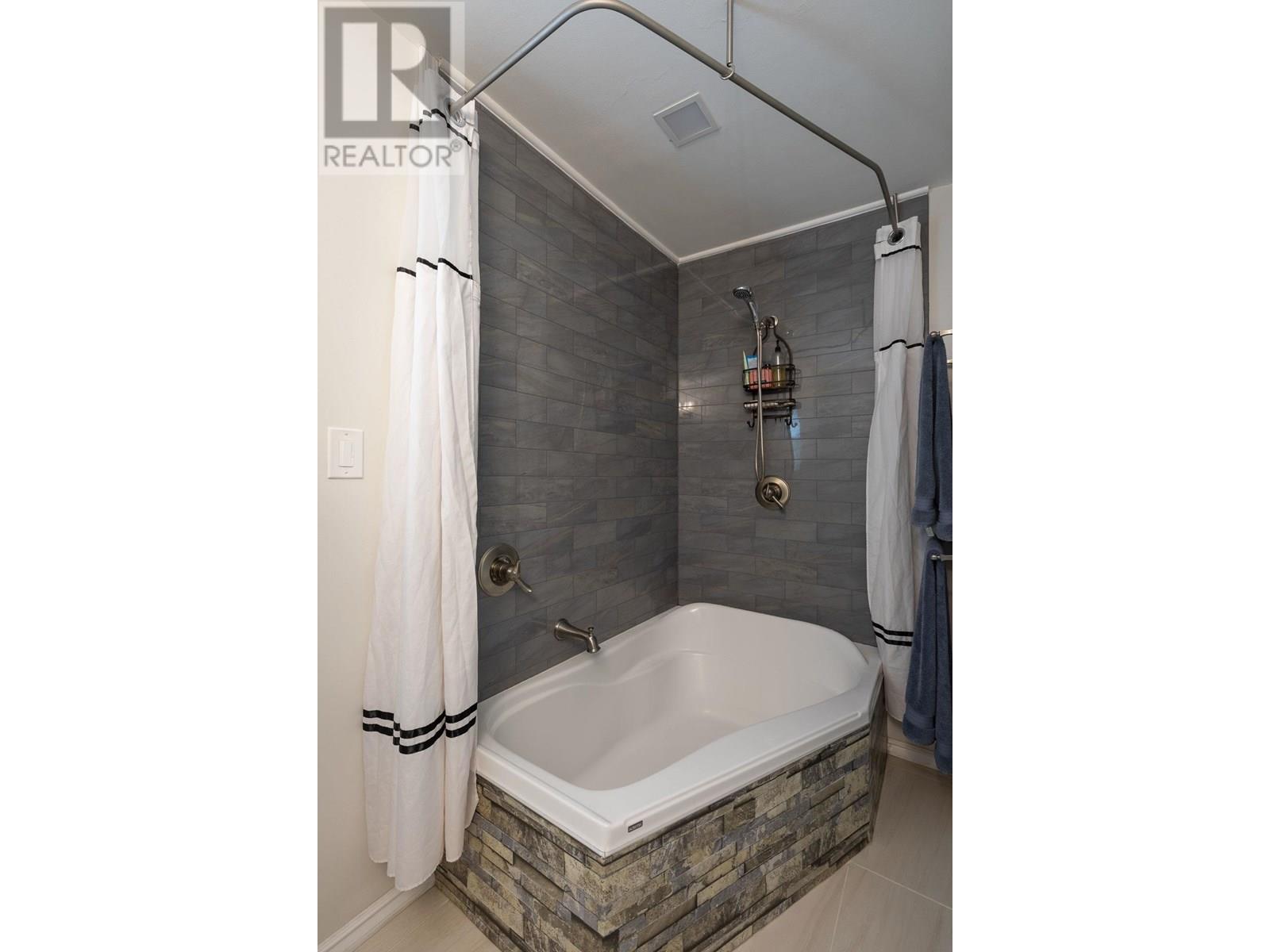 13055 238 Street, Maple Ridge, British Columbia  V4R 2S4 - Photo 22 - R3020141