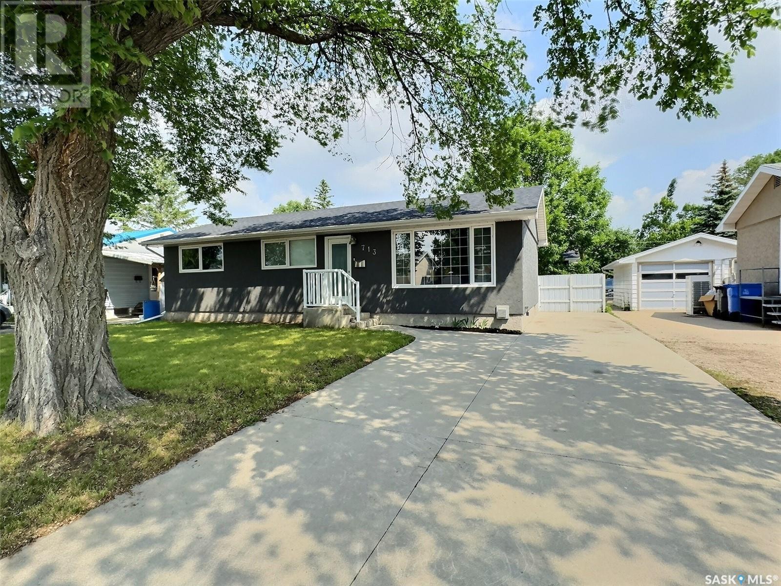Property at 713 Albert STREET image 2