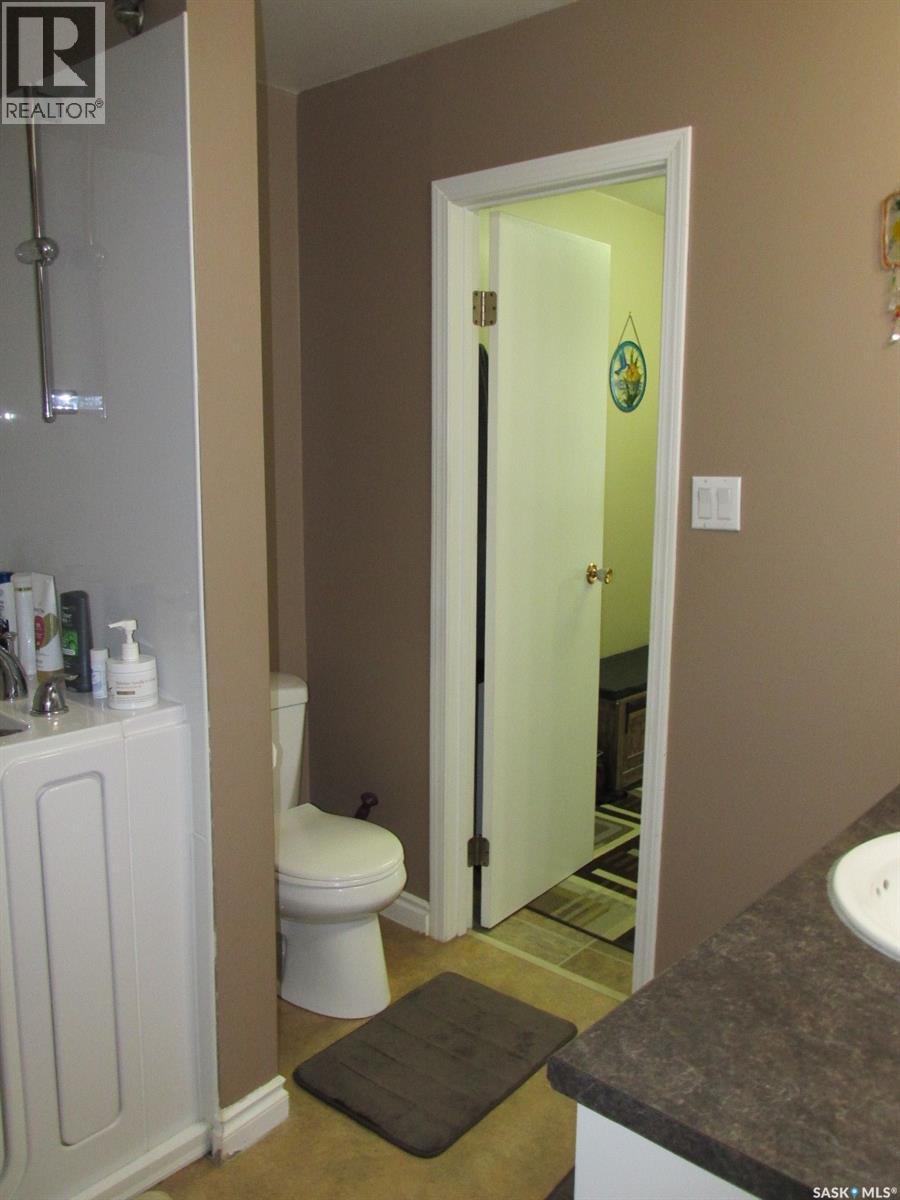 109 7th Avenue E, Nipawin, Saskatchewan  S0E 1E0 - Photo 28 - SK010782