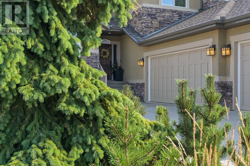 Property at 141 Rockcliff Bay NW image 2