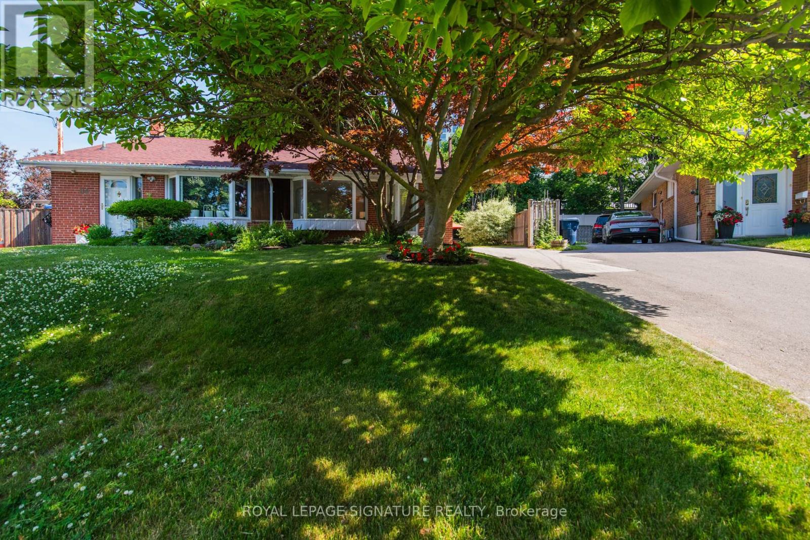 Property at 86 MURELLEN CRESCENT image 3