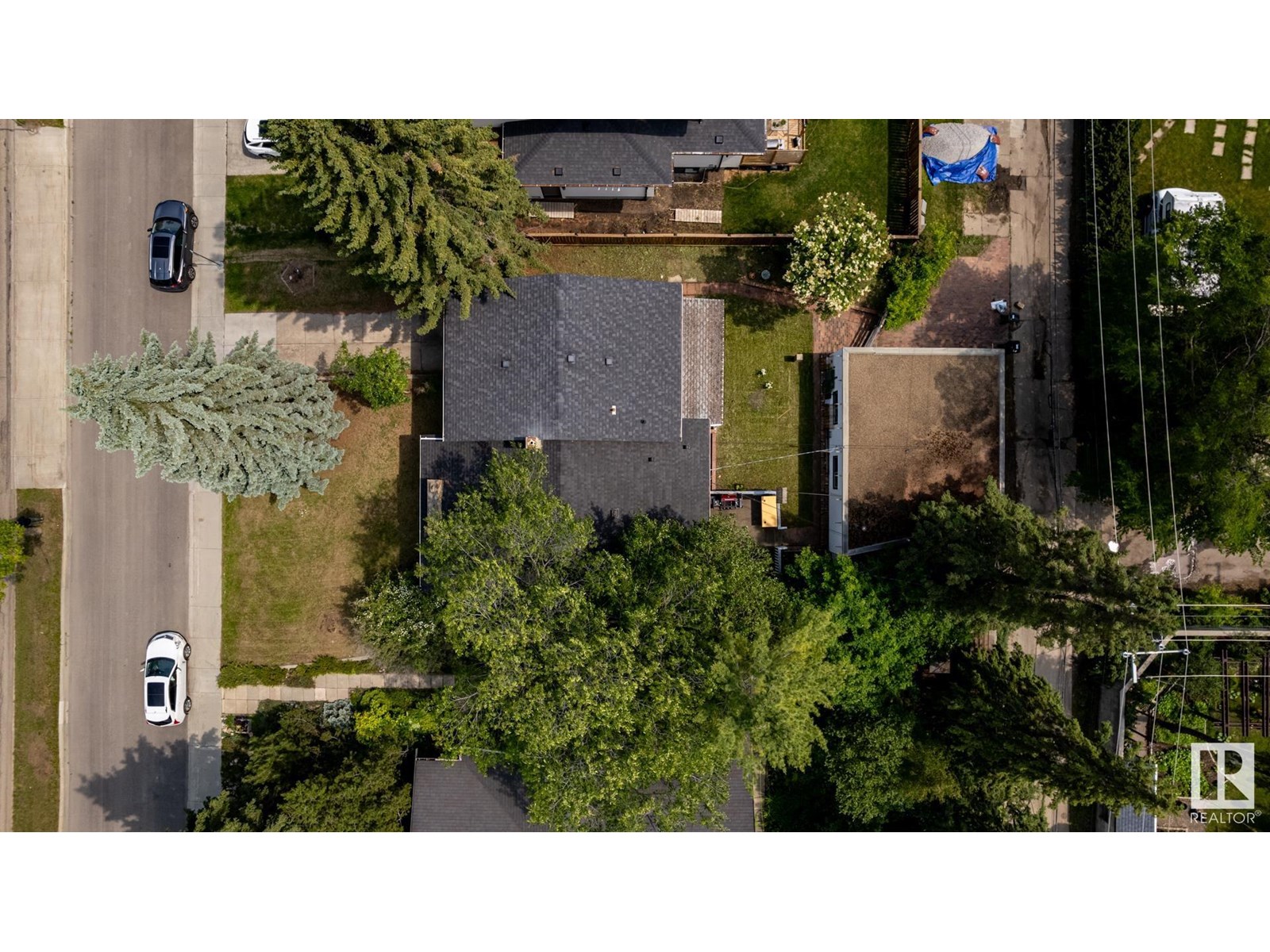 Property at 11819 87 AV NW image 2