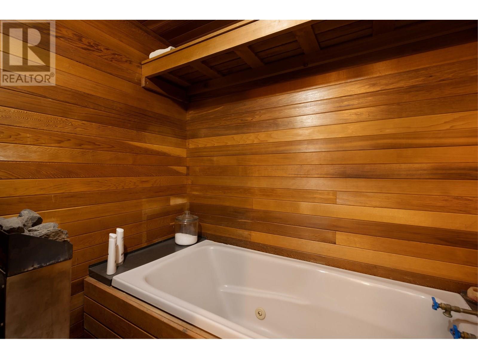 1553 Fraser Road, Pemberton, British Columbia  V0N 2L0 - Photo 27 - R3020209