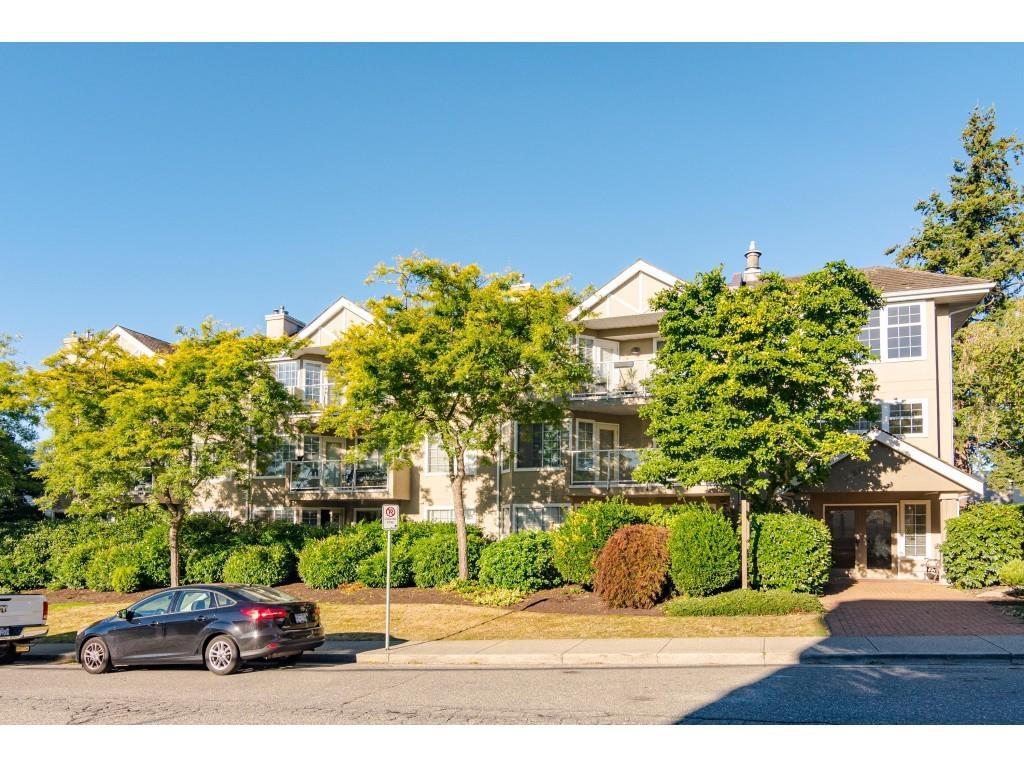 204 1369 GEORGE STREET, White Rock, British Columbia