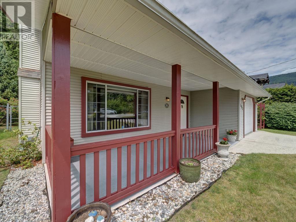 Property at 593 OCEANVIEW DRIVE image 5
