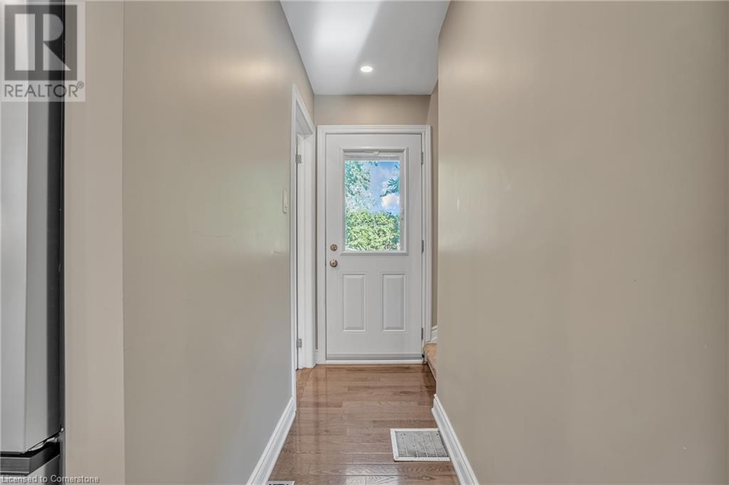 38 Eastvale Place, Hamilton, Ontario  L8H 1P1 - Photo 14 - 40745319