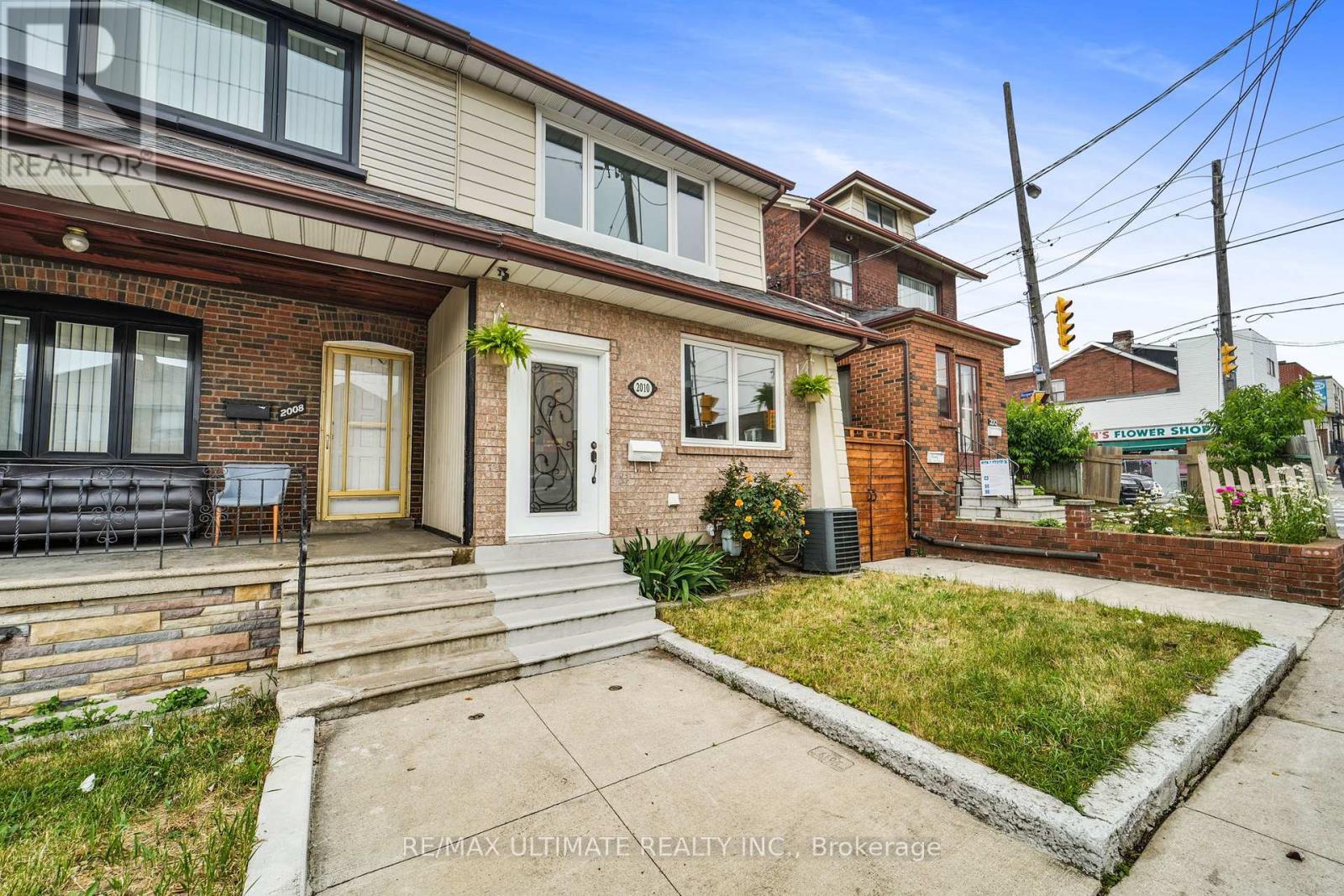 Property at 2010 DUFFERIN STREET image 3