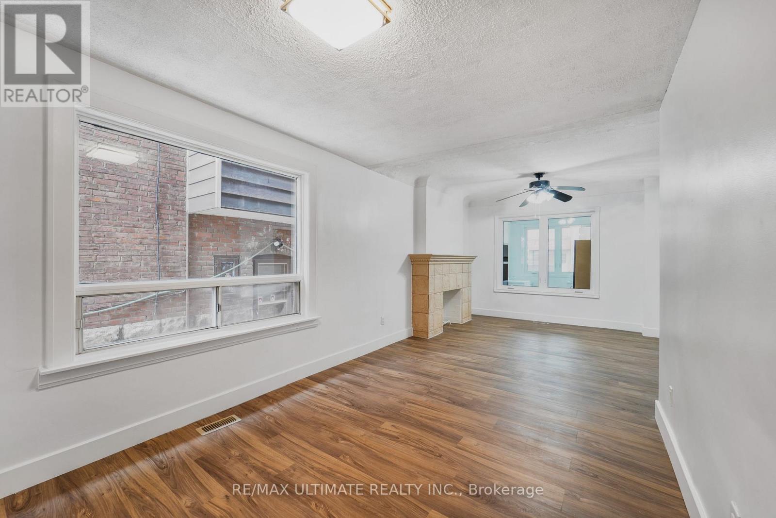 Property at 2010 DUFFERIN STREET image 5