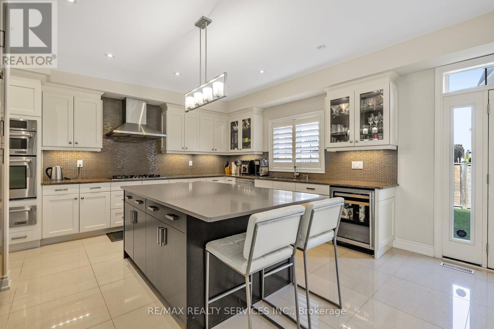 5 Perth Street, Brampton, Ontario L6Z 4P3 - Photo 12 - W12245821