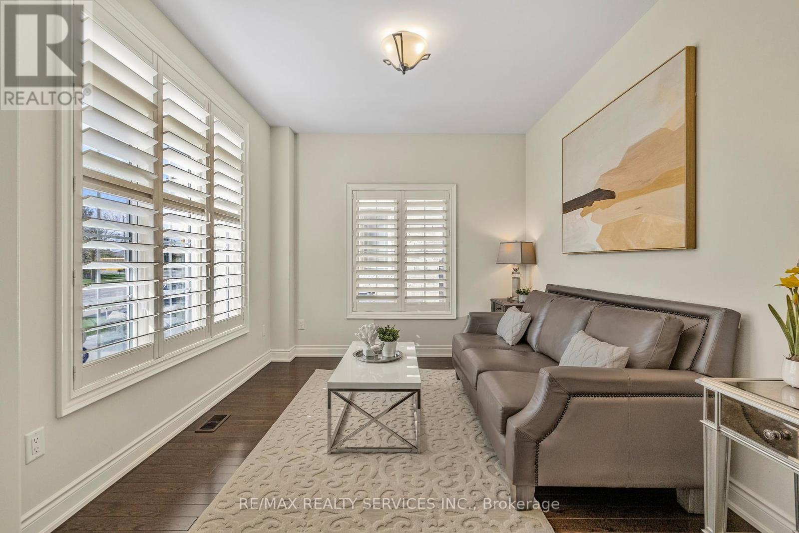 5 Perth Street, Brampton, Ontario L6Z 4P3 - Photo 7 - W12245821