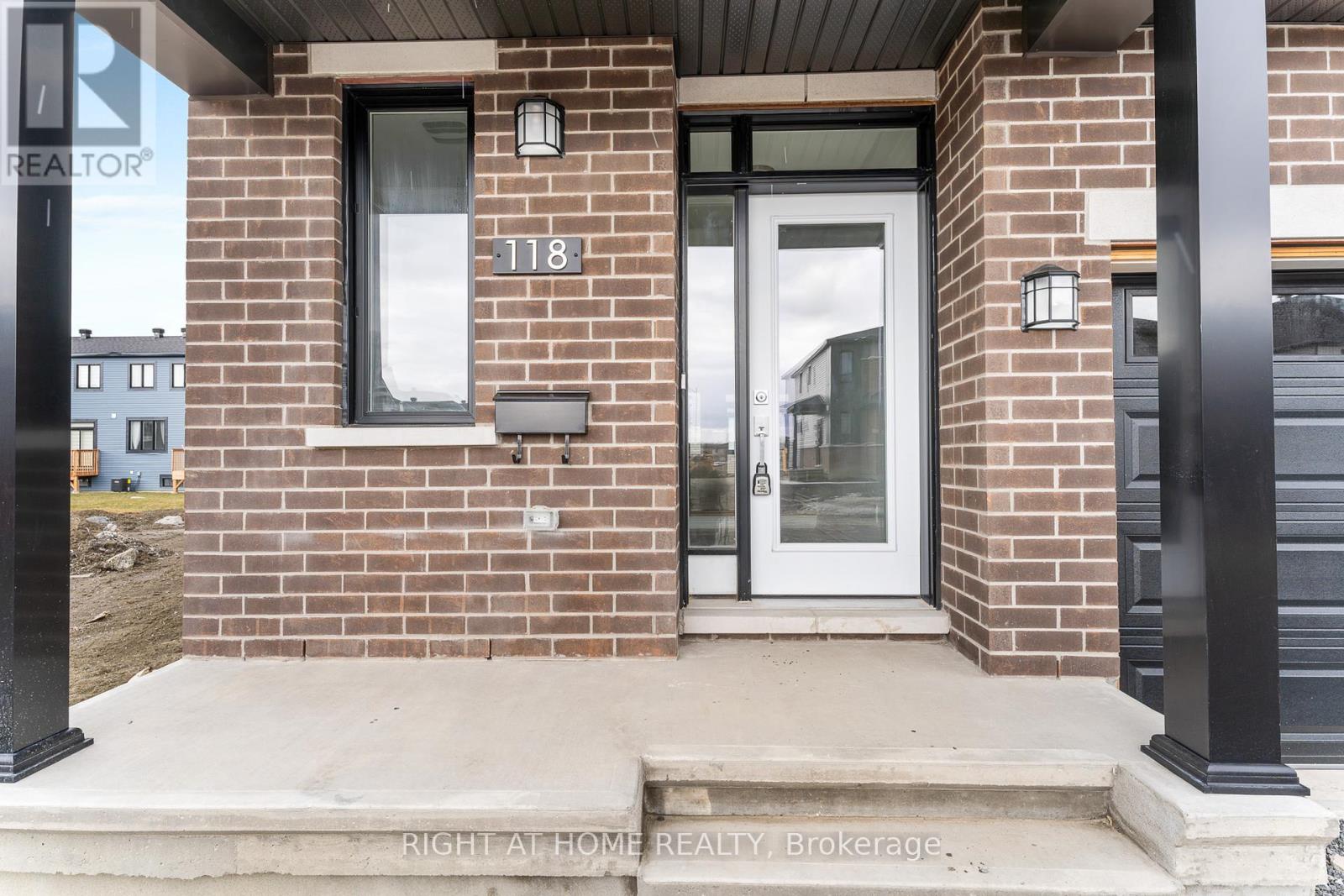 Property at 118 LUMEN PLACE image 4