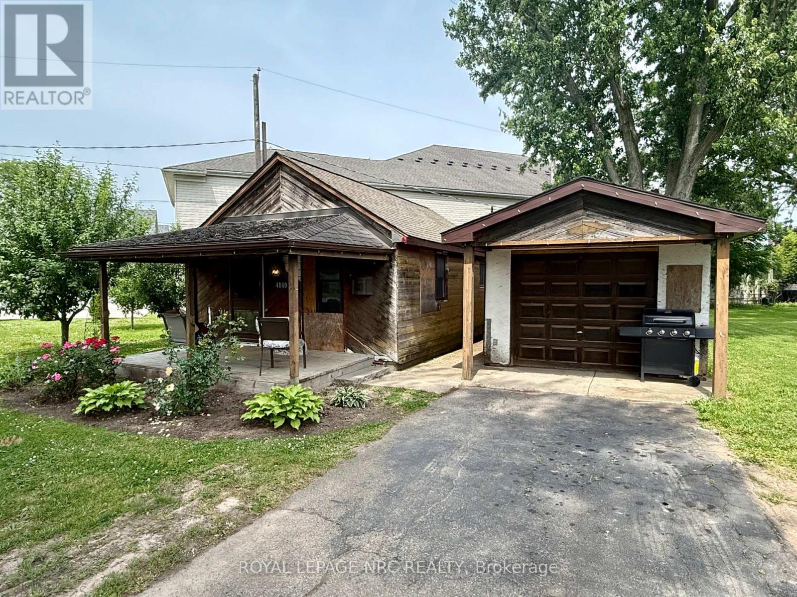 Property at 4149 WELLAND STREET image 1