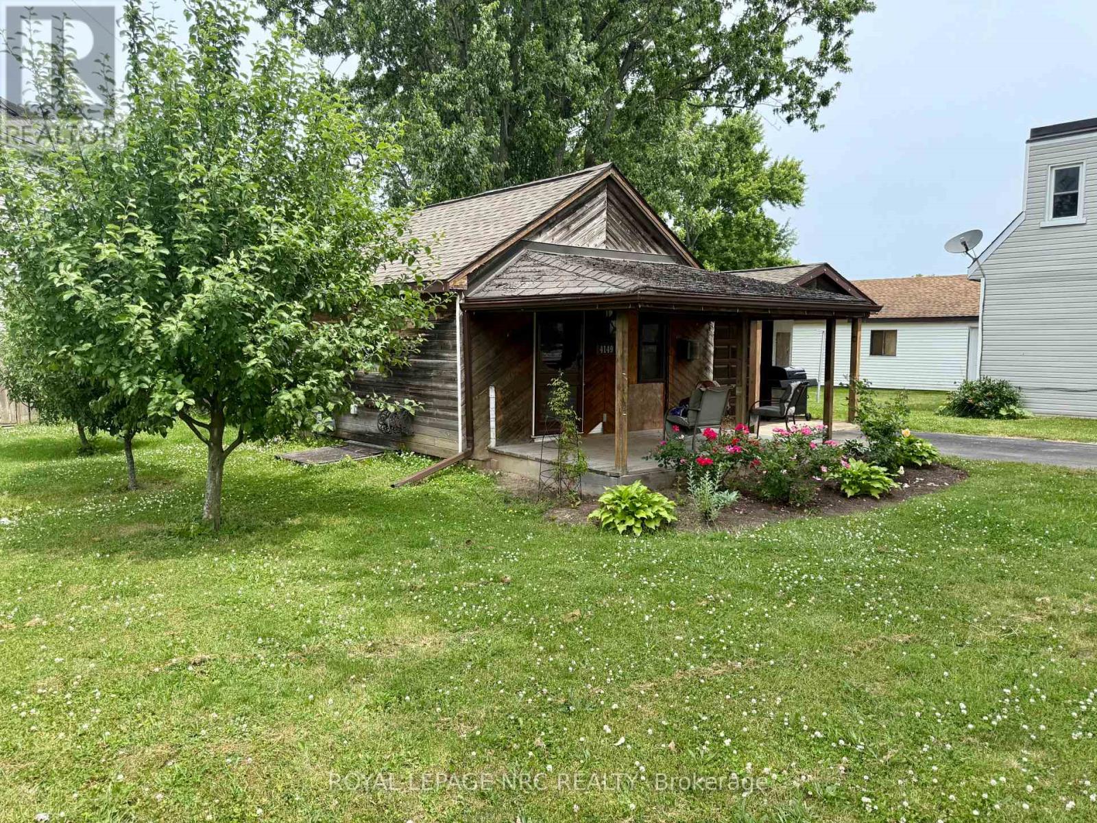 Property at 4149 WELLAND STREET image 2
