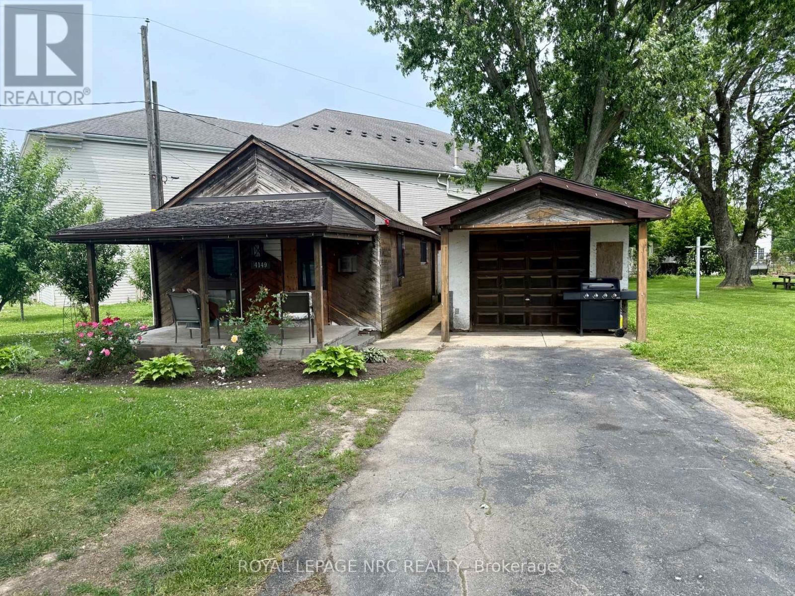 Property at 4149 WELLAND STREET image 3