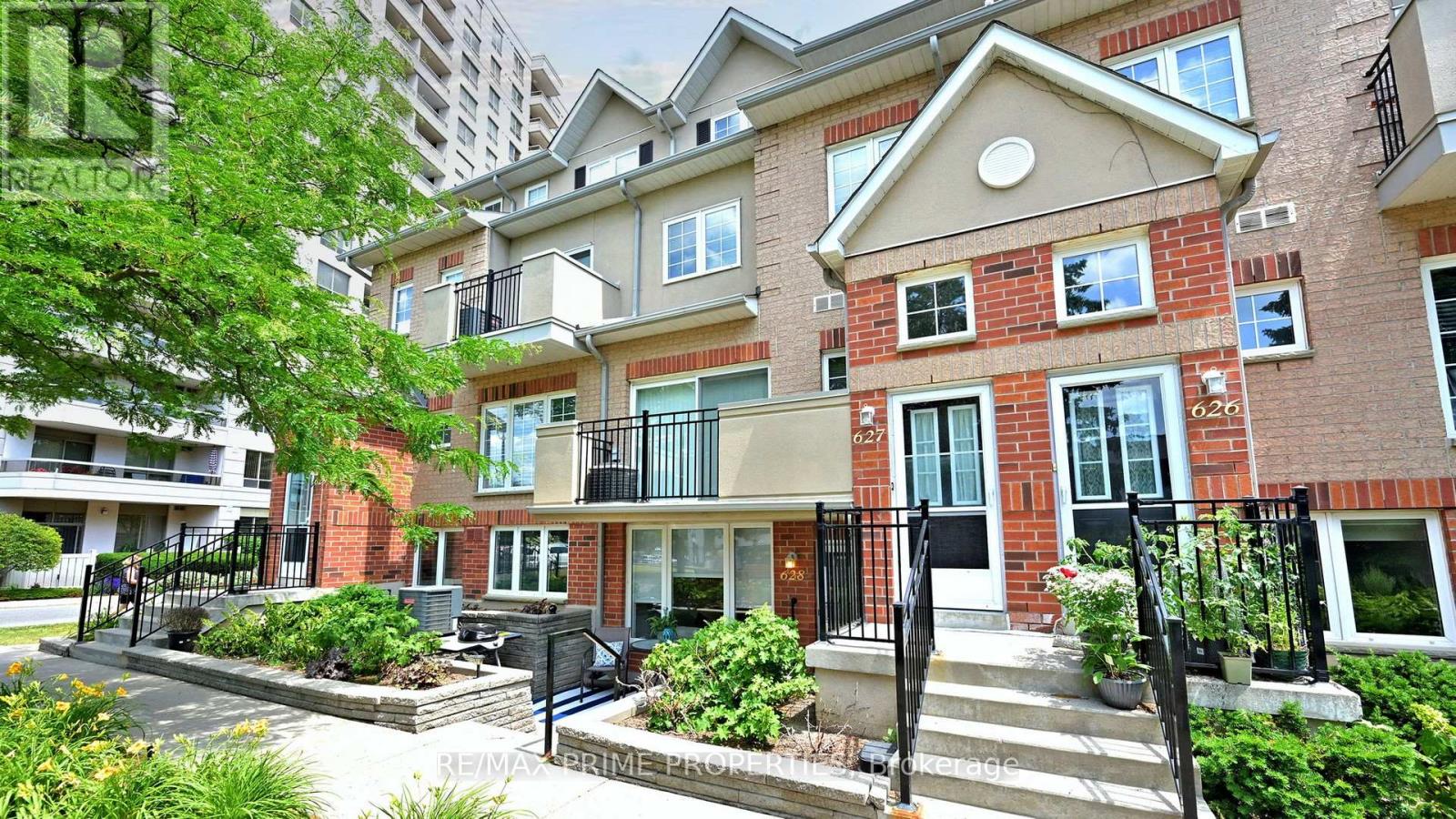 Property at 628 - 1400 THE ESPLANADE N image 5