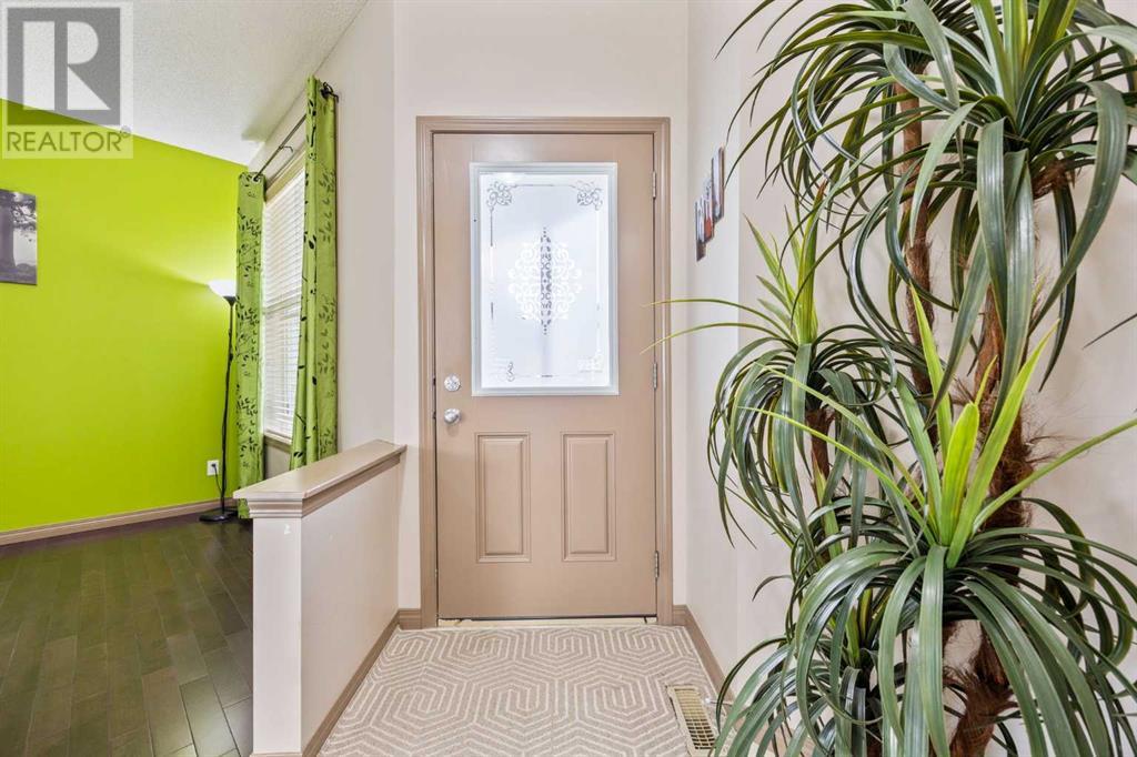 Property at 60 Skyview Shores Rise NE image 3