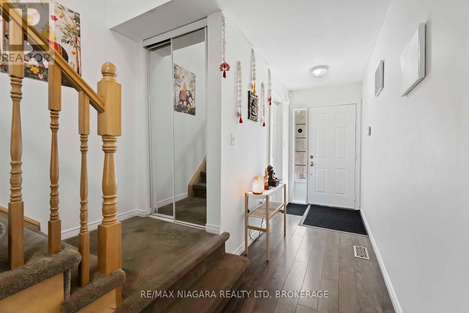 Property at 2 - 9 LAKESHORE ROAD image 4