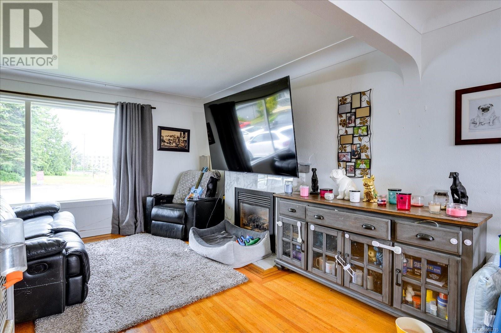 Property at 1013 Strathmore St image 5