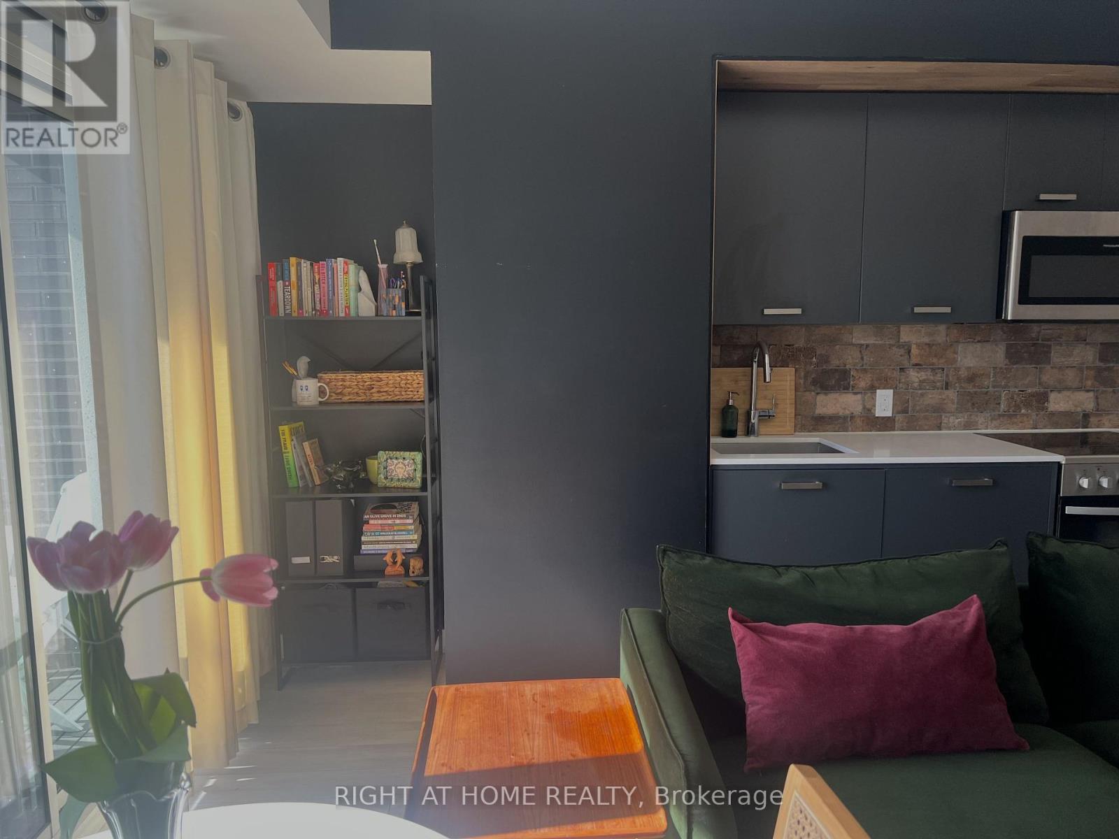 202 - 1630 Queen Street E, Toronto, Ontario  M4L 0B3 - Photo 4 - E12245904