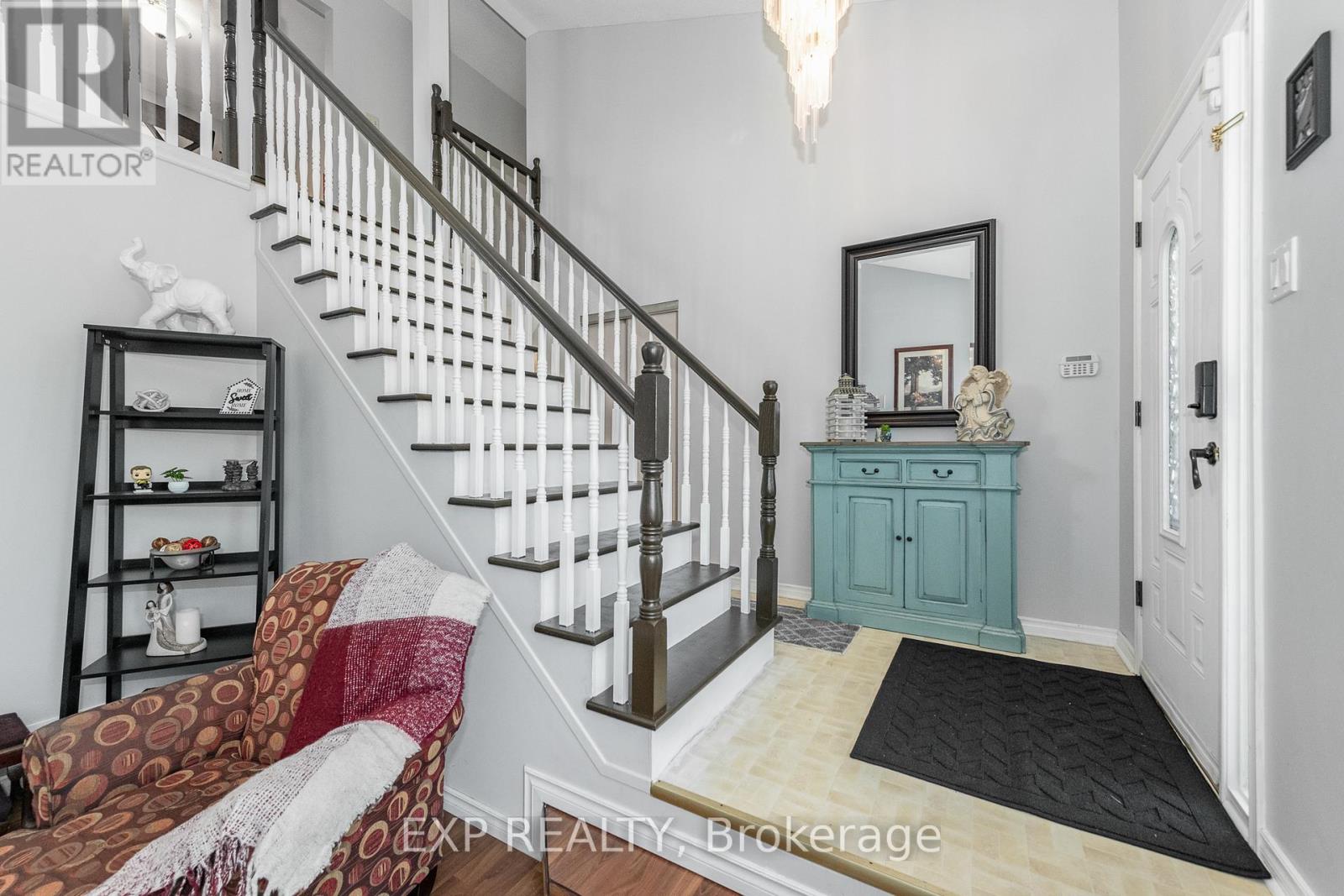 Property at 2721 GLEN STREET image 4