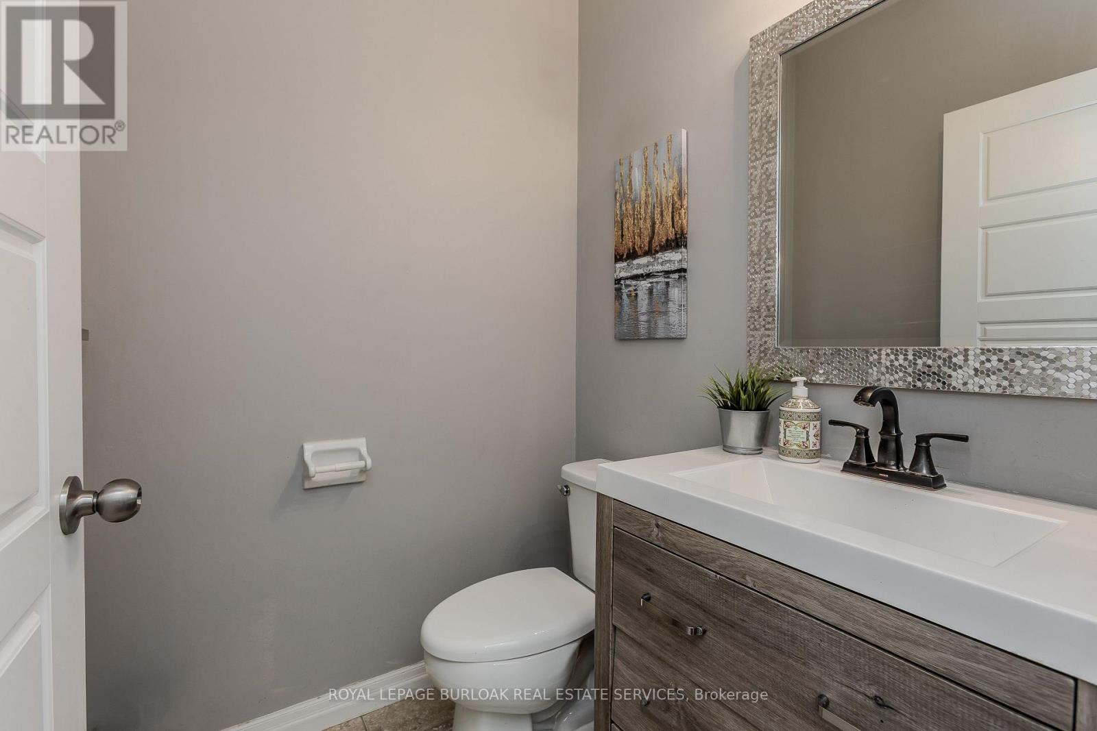 46 - 70 Plains Road W, Burlington (Bayview), Ontario  L7T 0B6 - Photo 14 - W12245905